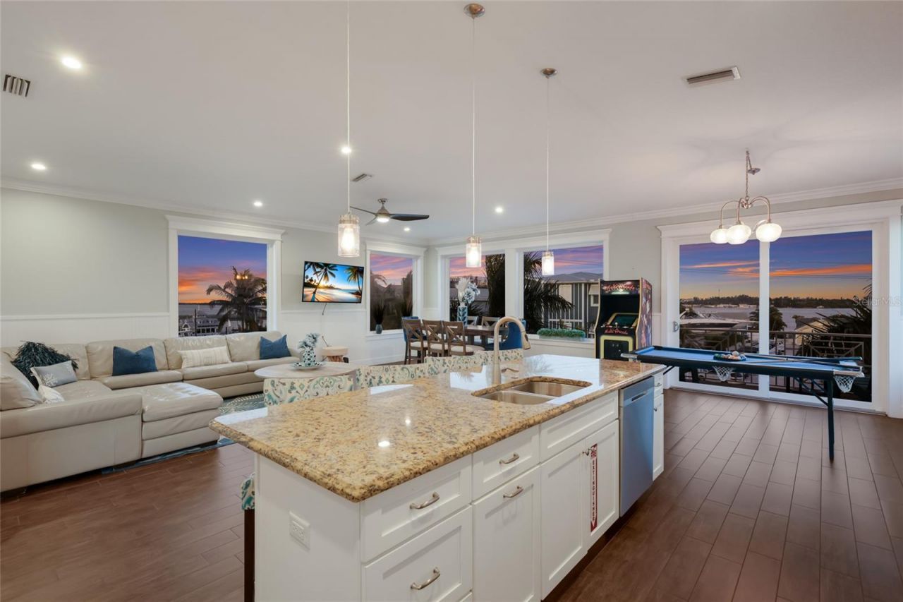 206 Church Avenue, Bradenton Beach, FL 34217 Photo