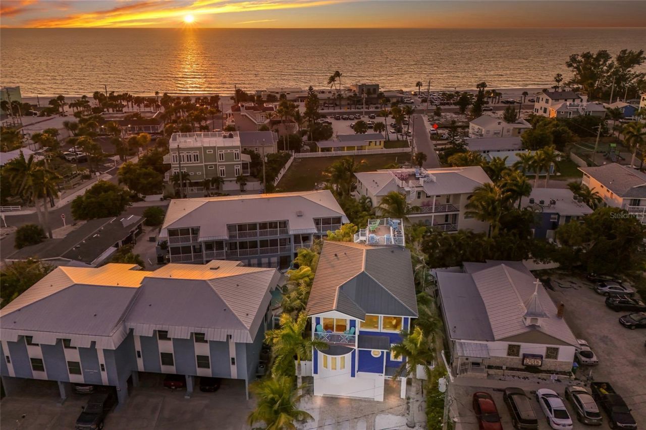 206 Church Avenue, Bradenton Beach, FL 34217 Photo