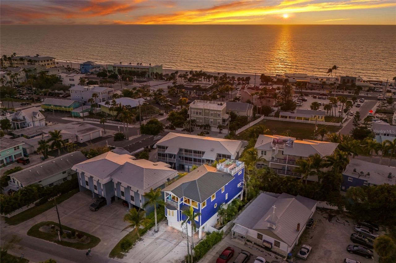 206 Church Avenue, Bradenton Beach, FL 34217 Photo