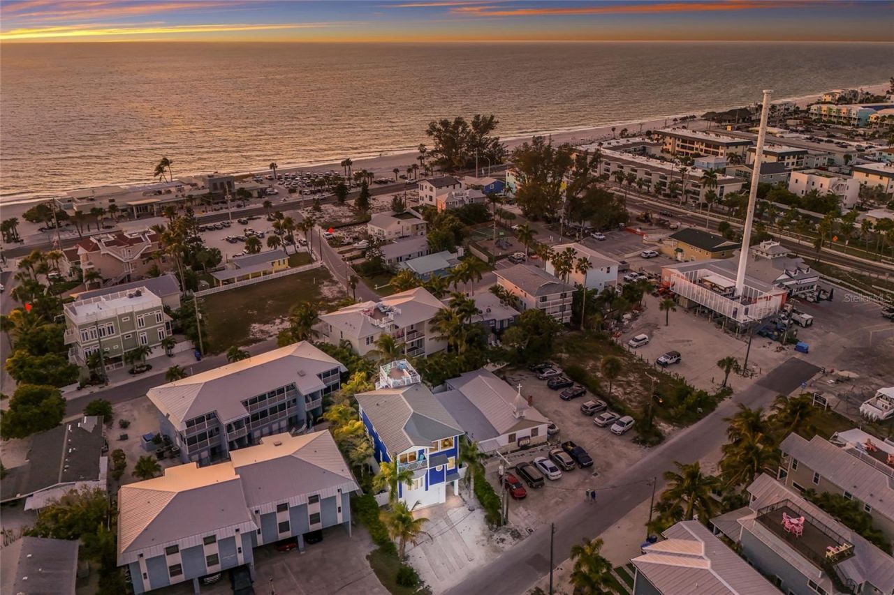 206 Church Avenue, Bradenton Beach, FL 34217 Photo