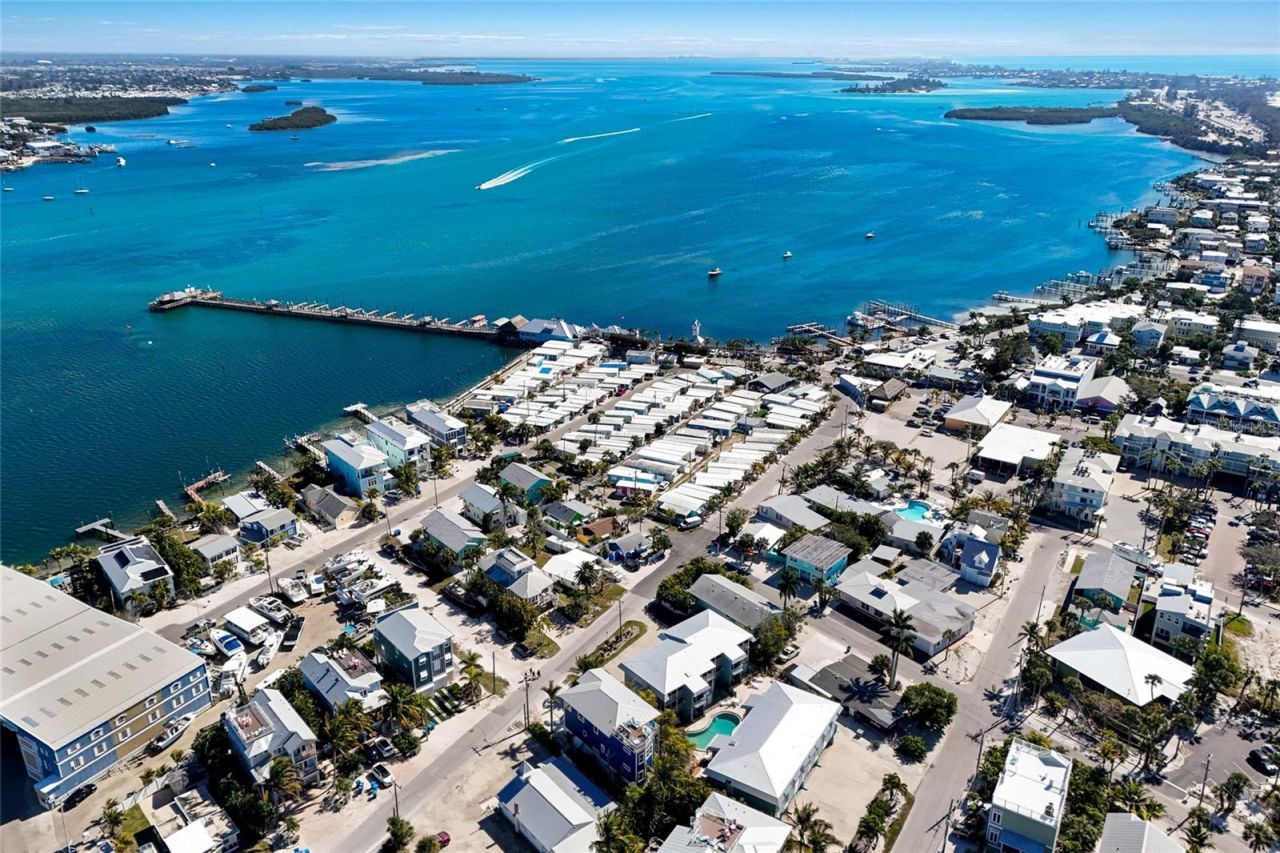 206 Church Avenue, Bradenton Beach, FL 34217 Photo