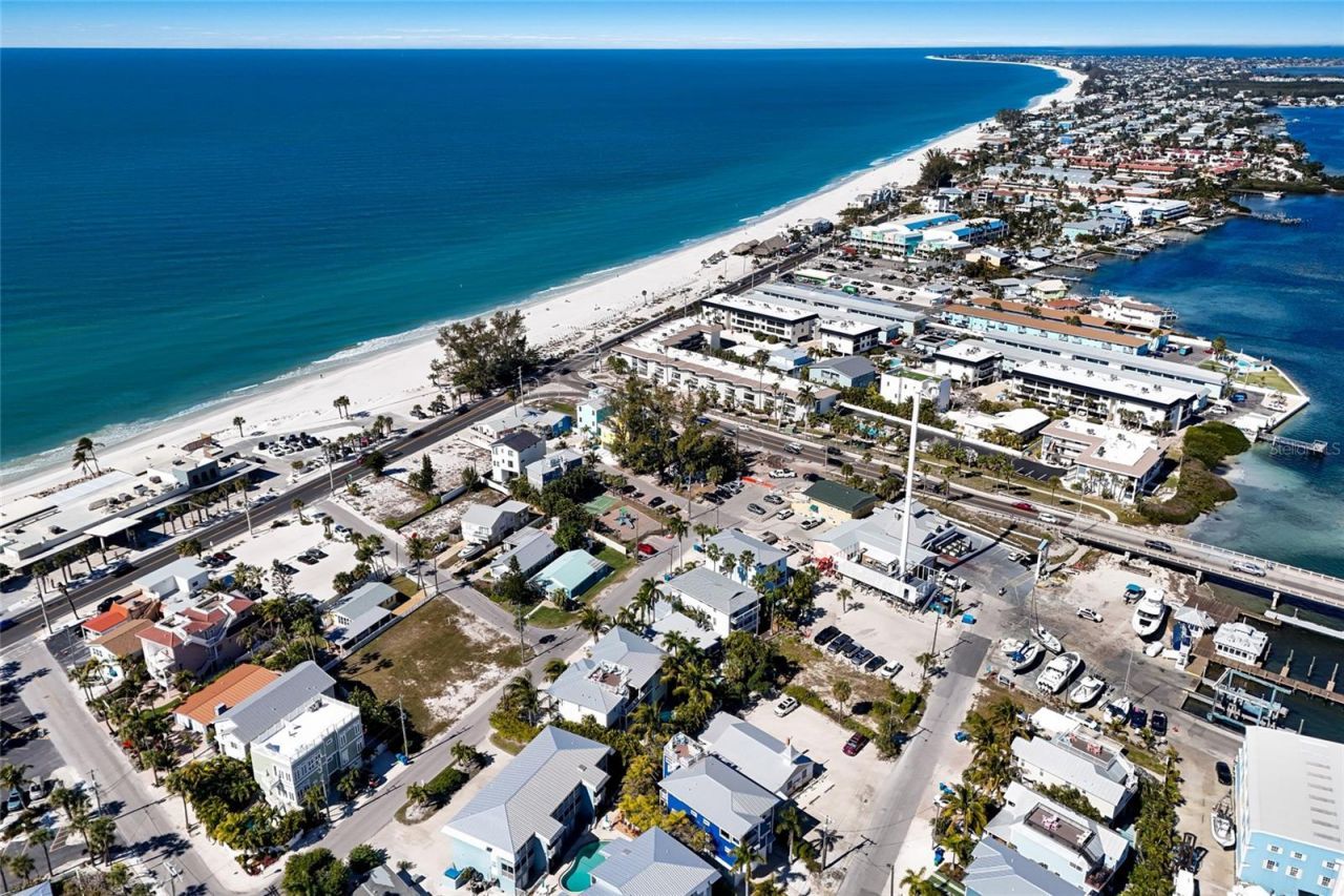 206 Church Avenue, Bradenton Beach, FL 34217 Photo