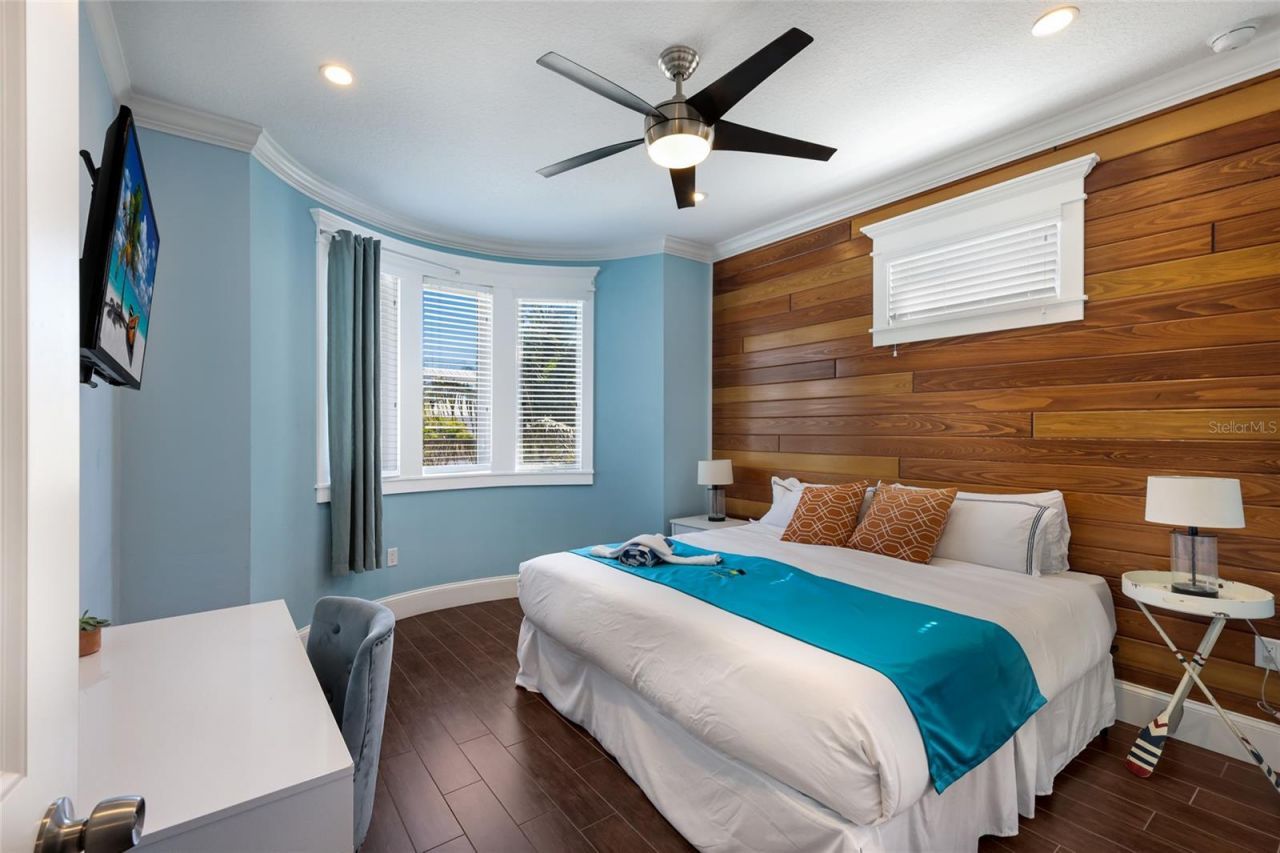 206 Church Avenue, Bradenton Beach, FL 34217 Photo