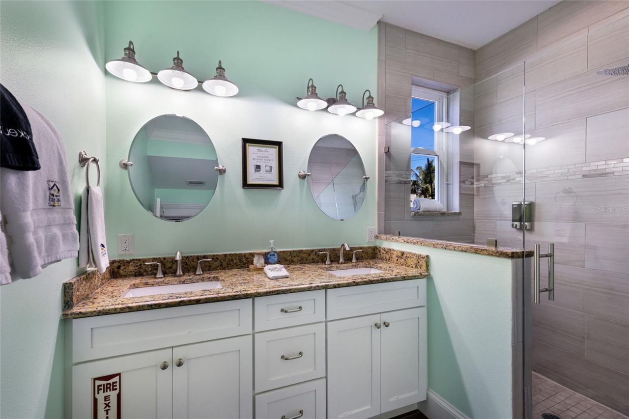 206 Church Avenue, Bradenton Beach, FL 34217 Photo