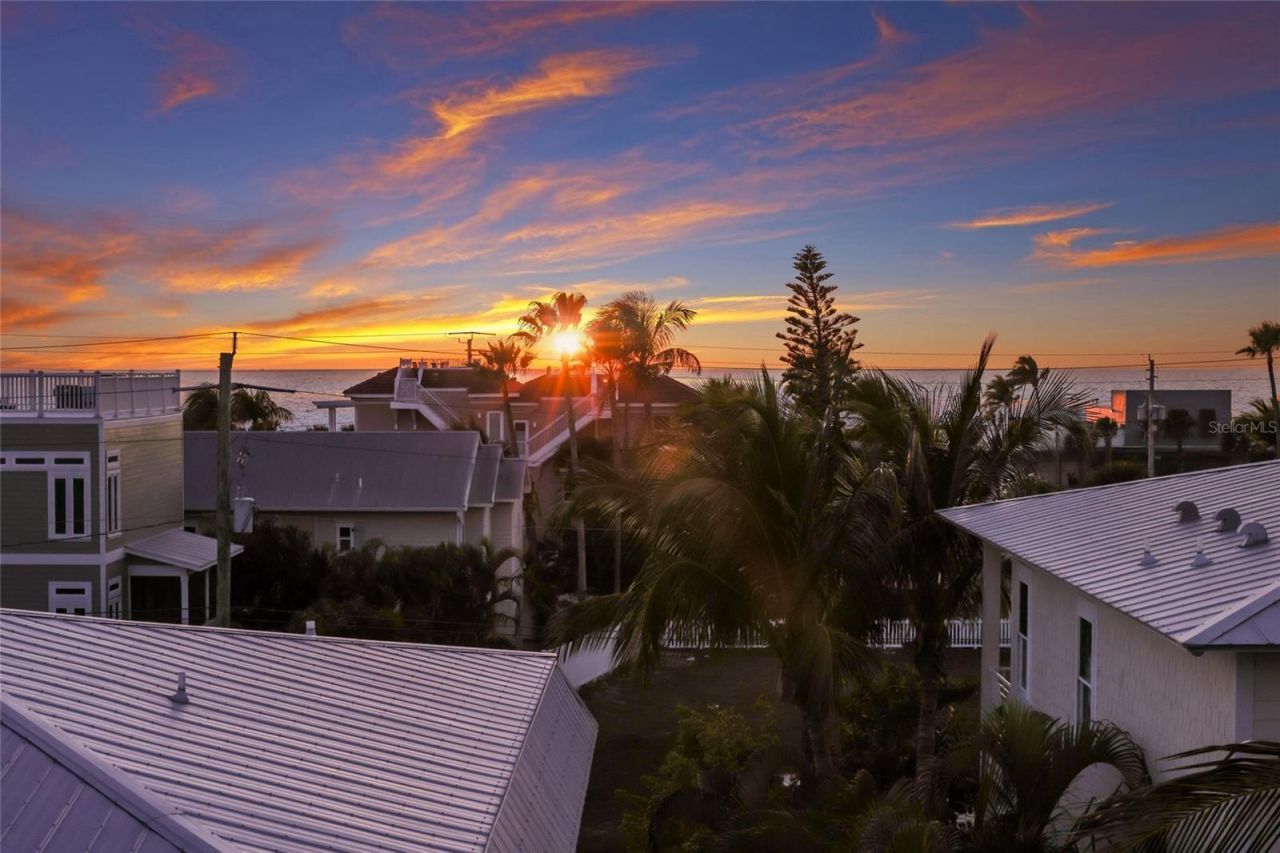 206 Church Avenue, Bradenton Beach, FL 34217 Photo