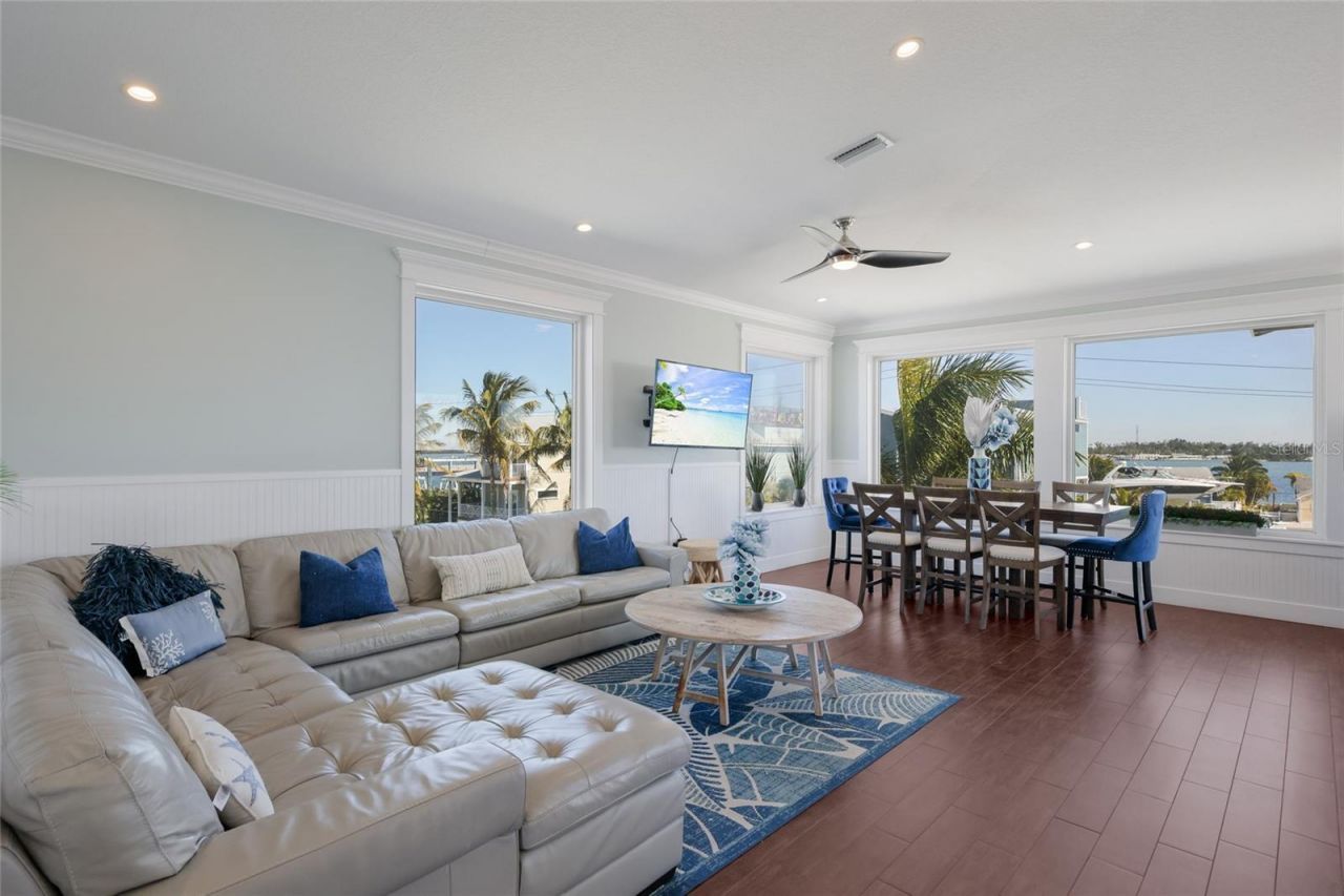 206 Church Avenue, Bradenton Beach, FL 34217 Photo