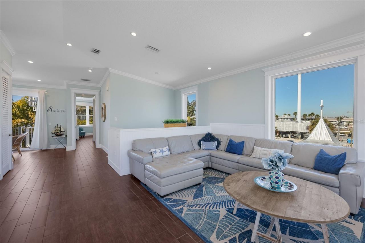 206 Church Avenue, Bradenton Beach, FL 34217 Photo