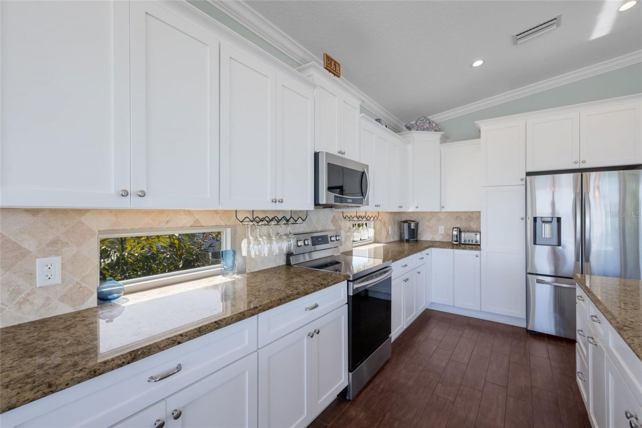 206 Church Avenue, Bradenton Beach, FL 34217 Photo