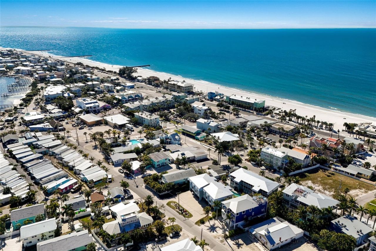 206 Church Avenue, Bradenton Beach, FL 34217 Photo