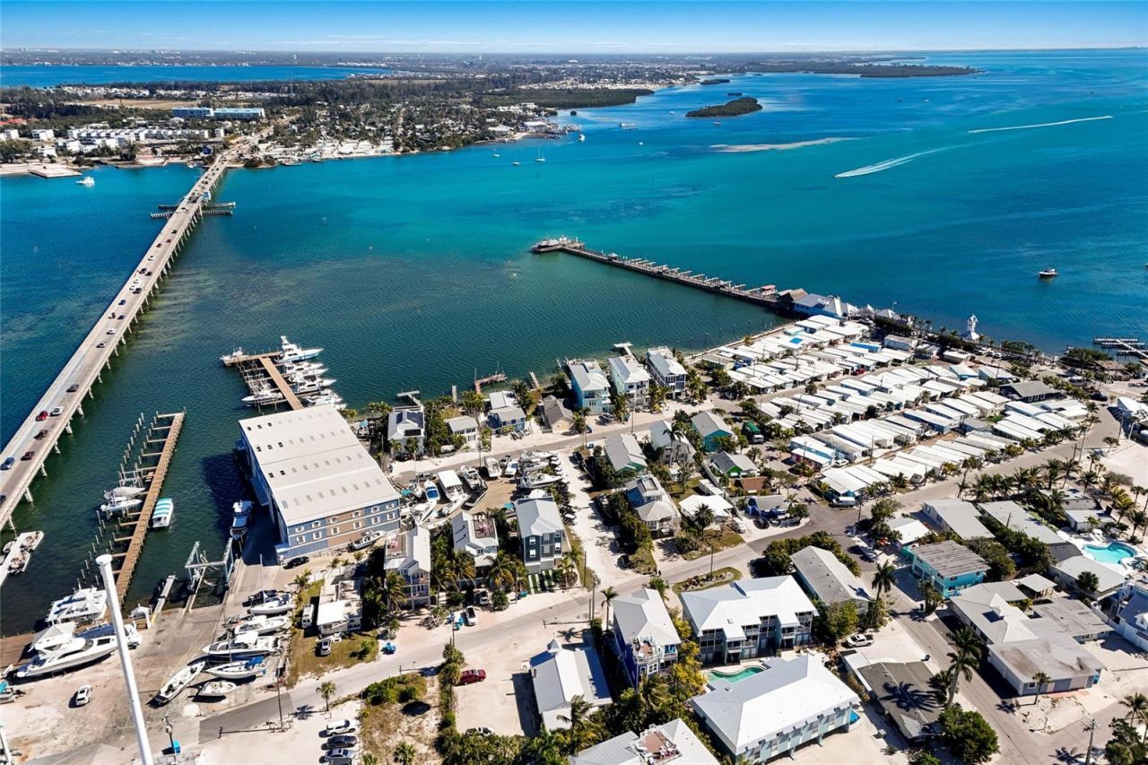 206 Church Avenue, Bradenton Beach, FL 34217 Photo