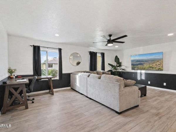 756 E EUGIE Avenue, Phoenix, AZ 85022