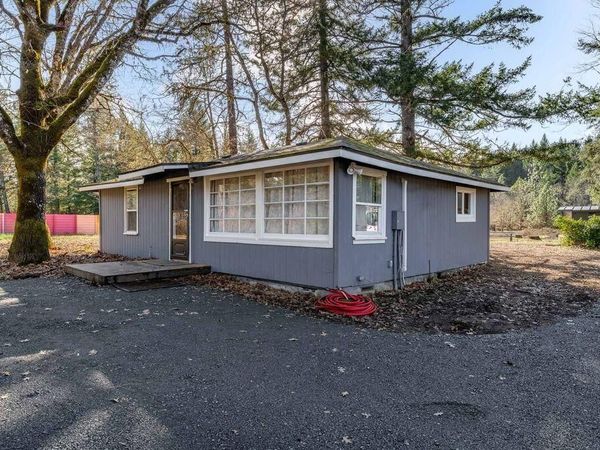 2574 Rockydale Road, Cave Junction, OR 97523