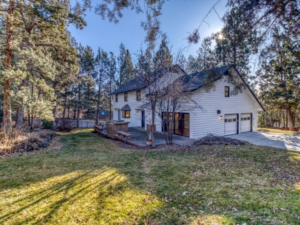 1562 NW Vicksburg Avenue, Bend, OR 97703