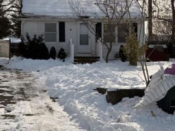 12 Cedarhurst Avenue, Selden, NY 11784