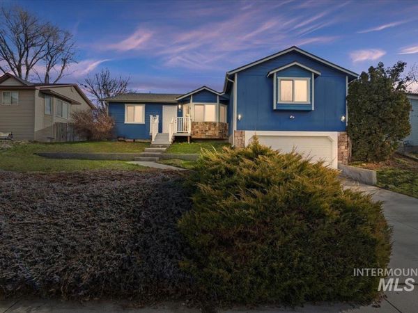 58 S Peppermint Dr, Nampa, ID 83687