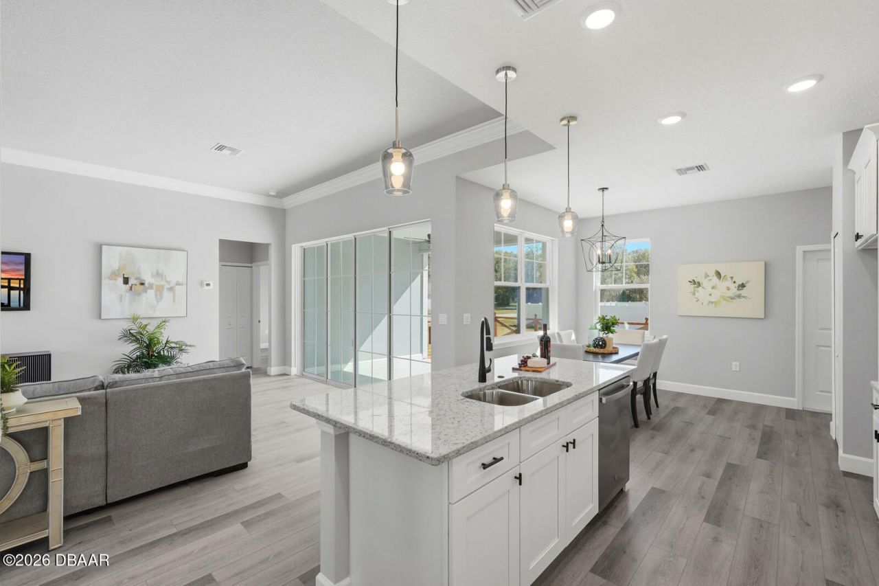 311 W Delaware Avenue, Lake Helen, FL 32744 Photo