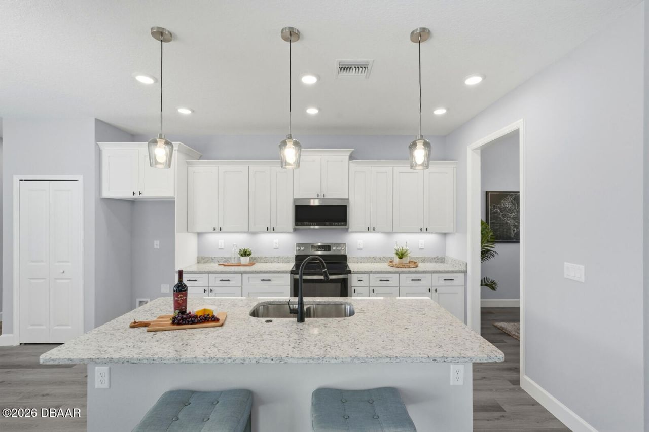 311 W Delaware Avenue, Lake Helen, FL 32744 Photo