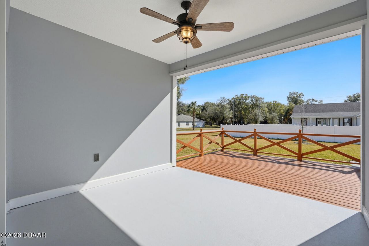 311 W Delaware Avenue, Lake Helen, FL 32744 Photo