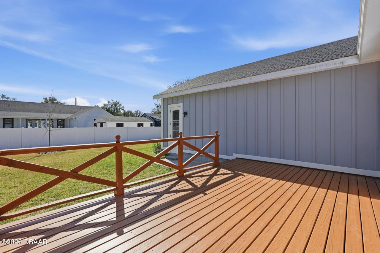 311 W Delaware Avenue, Lake Helen, FL 32744 Photo