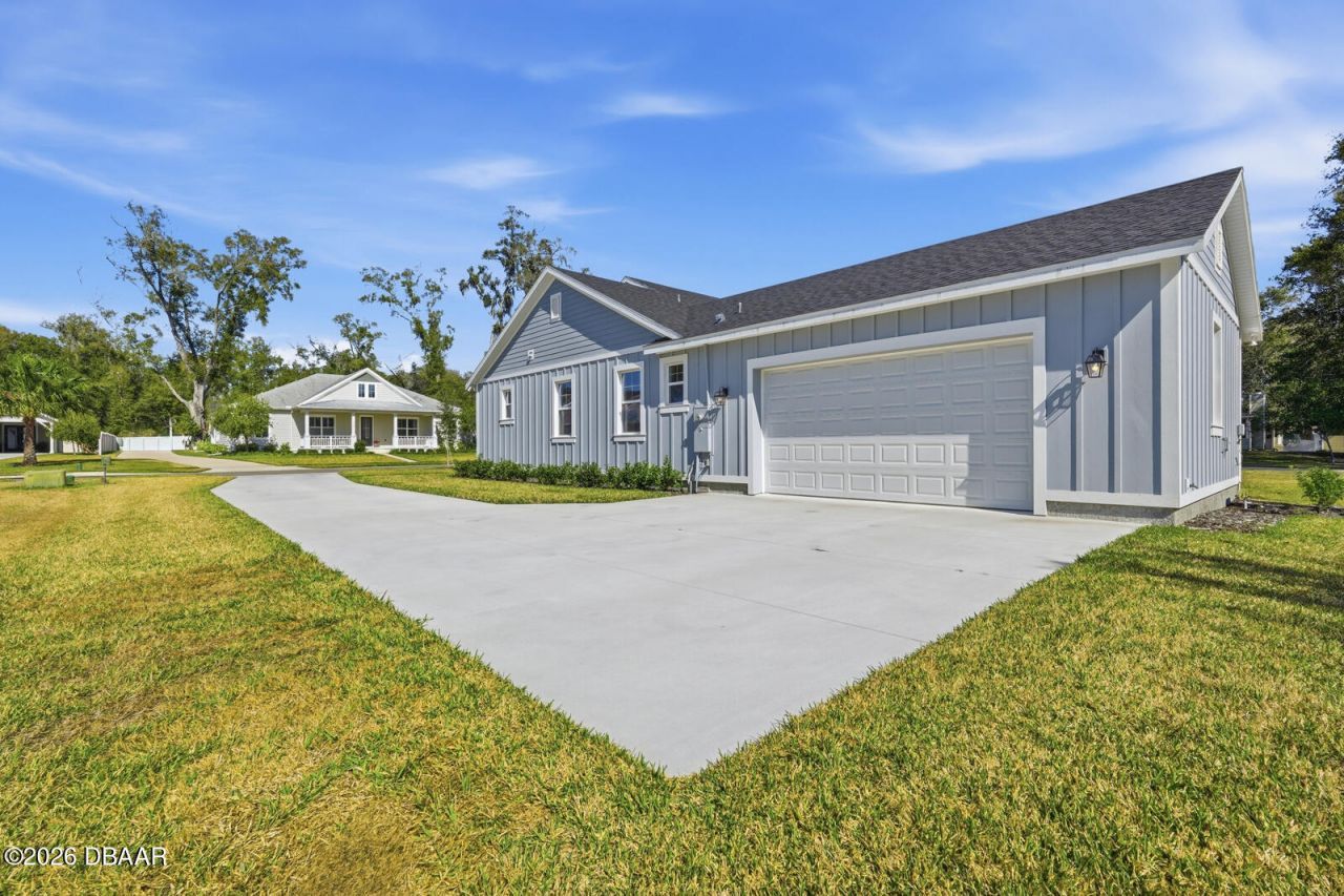 311 W Delaware Avenue, Lake Helen, FL 32744 Photo