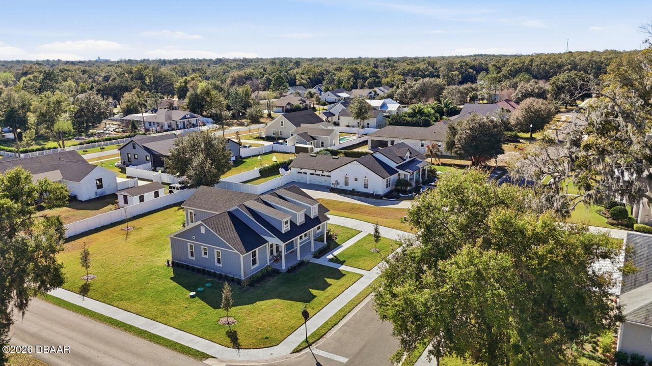 311 W Delaware Avenue, Lake Helen, FL 32744 Photo