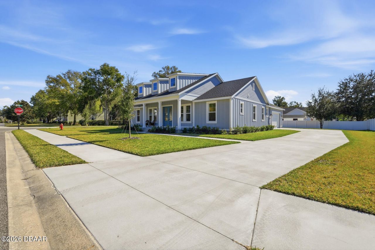311 W Delaware Avenue, Lake Helen, FL 32744 Photo
