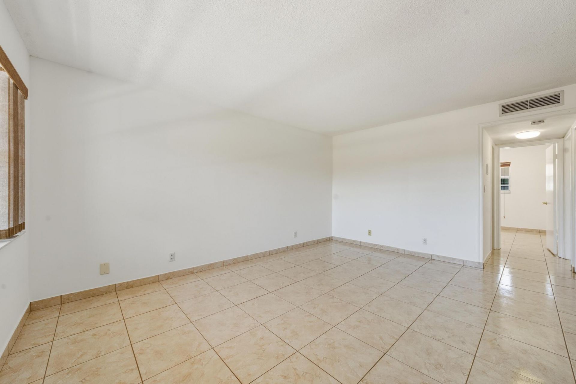 1455 N 12th Court, Unit 2B, Hollywood, FL 33019 Photo