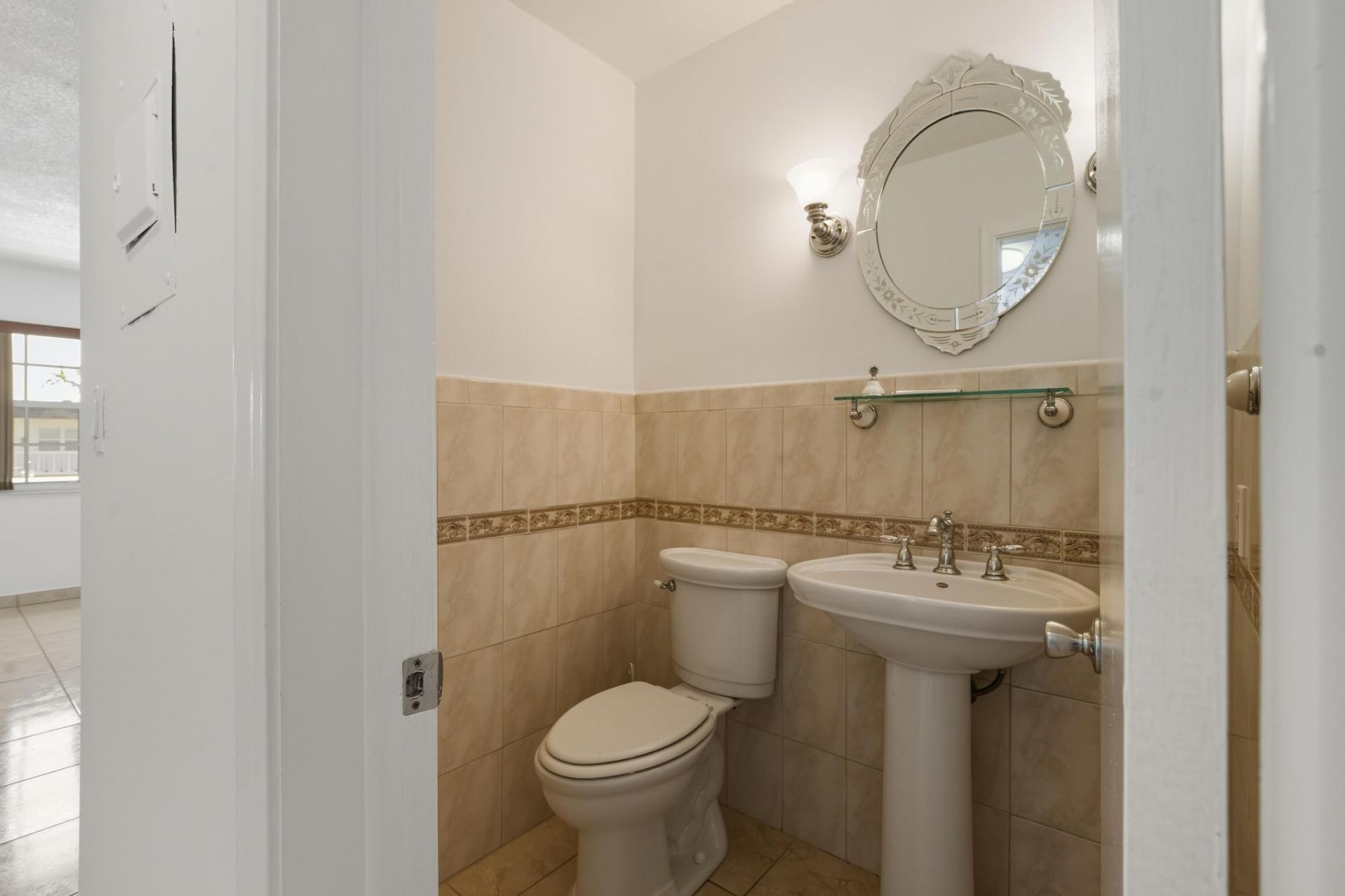 1455 N 12th Court, Unit 2B, Hollywood, FL 33019 Photo