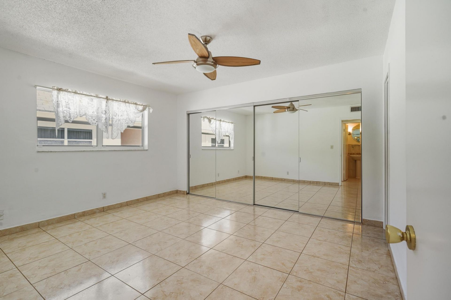 1455 N 12th Court, Unit 2B, Hollywood, FL 33019 Photo