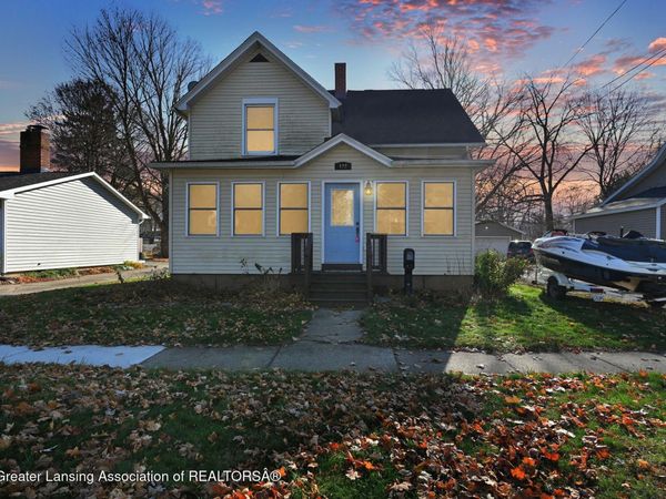 122 E Shaw Street, Charlotte, MI 48813