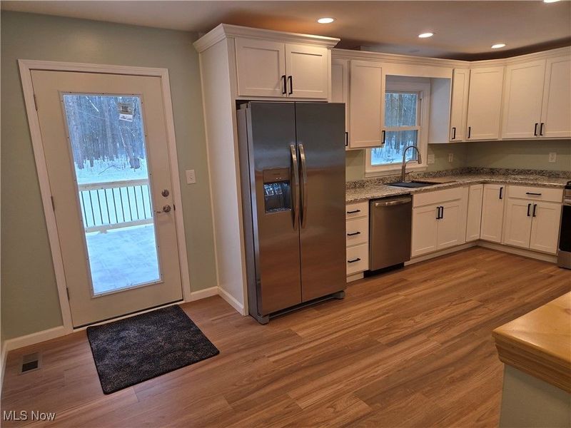 1075 NE River Road, Lake Milton, OH 44429 Photo 11