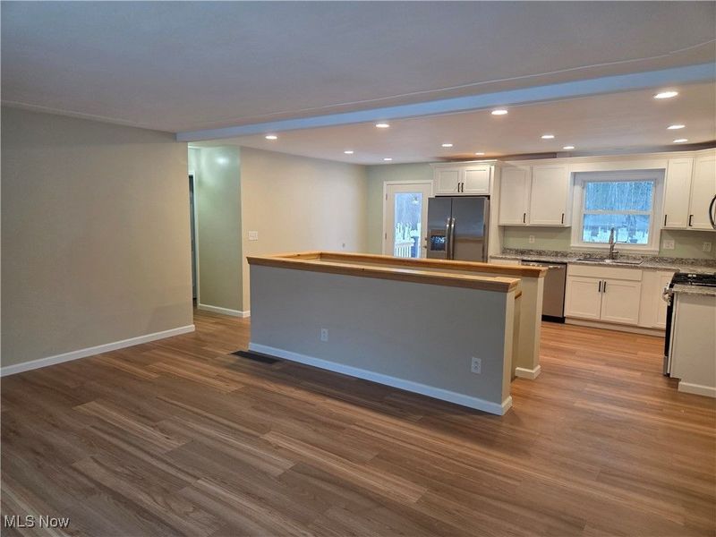 1075 NE River Road, Lake Milton, OH 44429 Photo 6