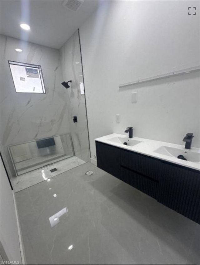 321/323 Urbana St, Lehigh Acres, FL 33972 Photo