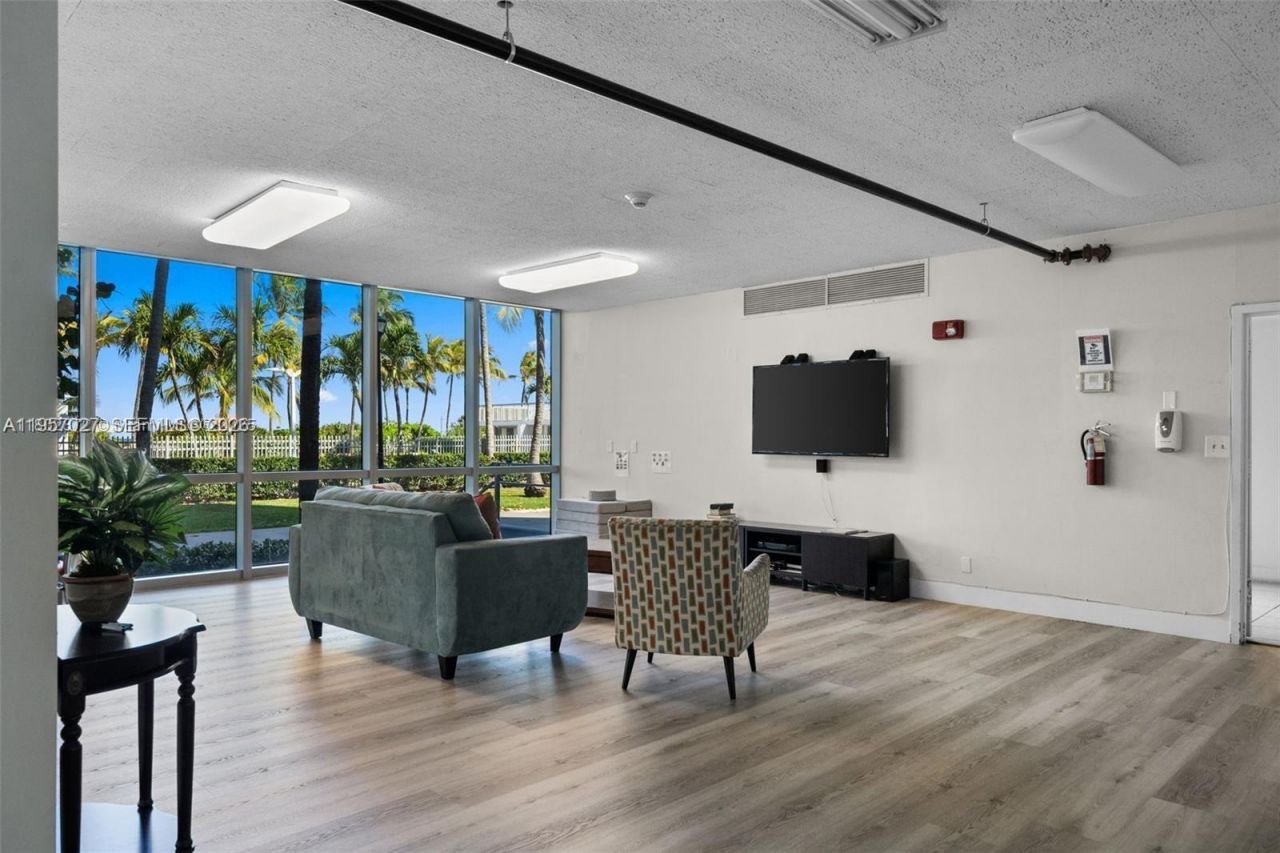 2655 Collins Ave, Unit 1106, Miami Beach, FL 33140 Photo