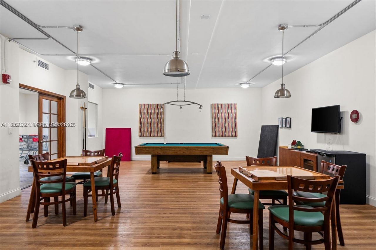 2655 Collins Ave, Unit 1106, Miami Beach, FL 33140 Photo