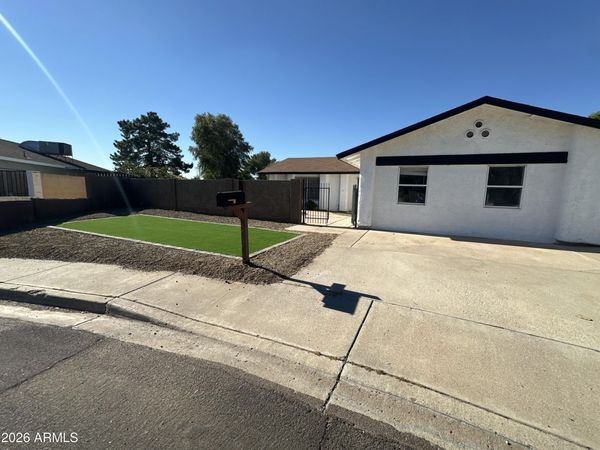 8602 N 56TH Drive, Glendale, AZ 85302