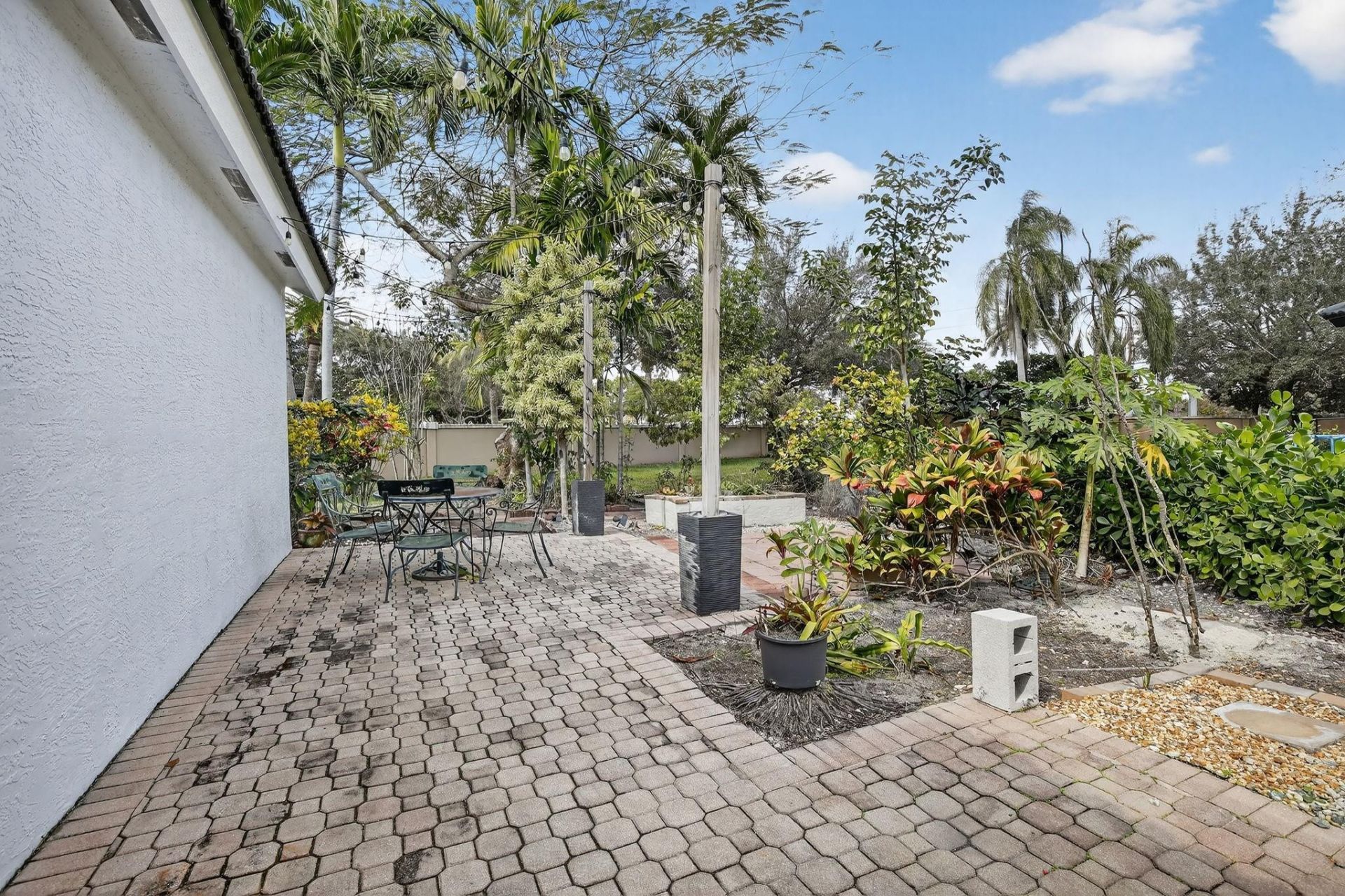 16695 SW 1st Street, Pembroke Pines, FL 33027 Photo