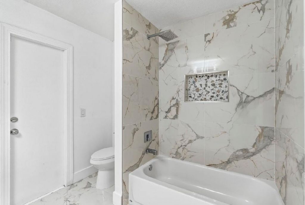 7060 NW 47th Place, Lauderhill, FL 33319 Photo