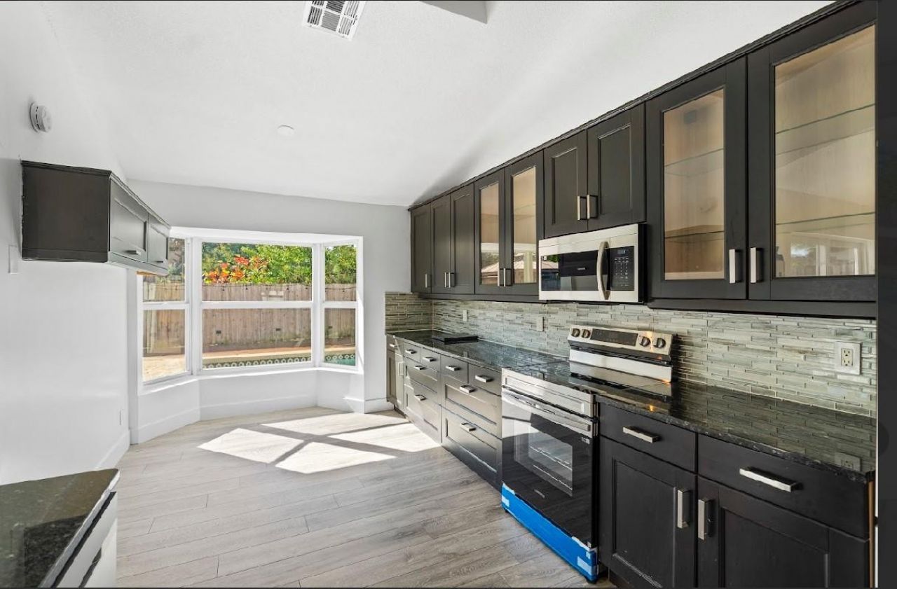 7060 NW 47th Place, Lauderhill, FL 33319 Photo