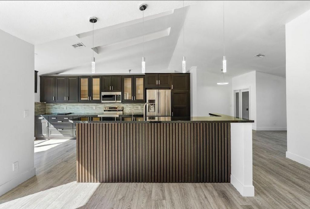 7060 NW 47th Place, Lauderhill, FL 33319 Photo