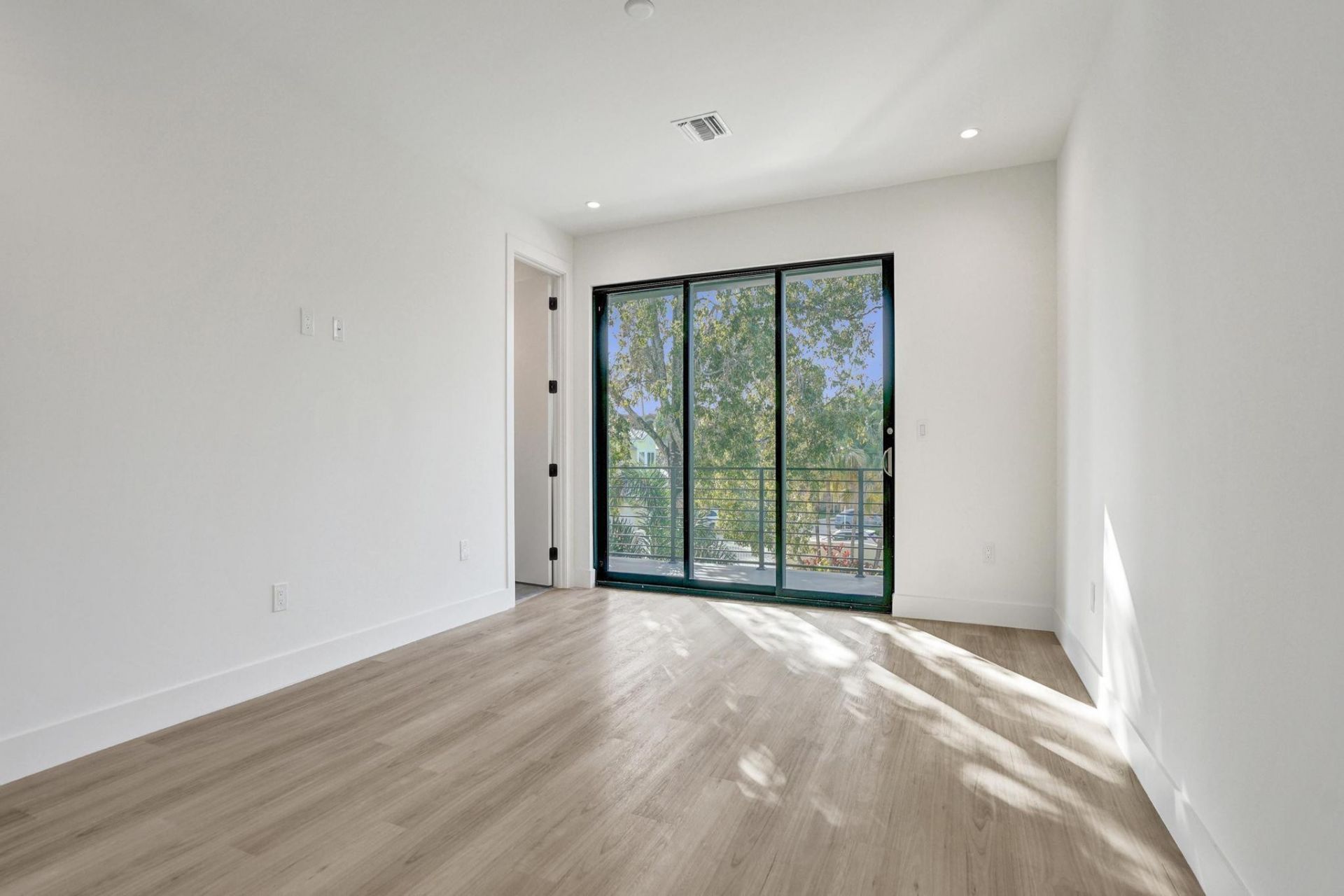 604 SW 7th Avenue, Fort Lauderdale, FL 33315 Photo