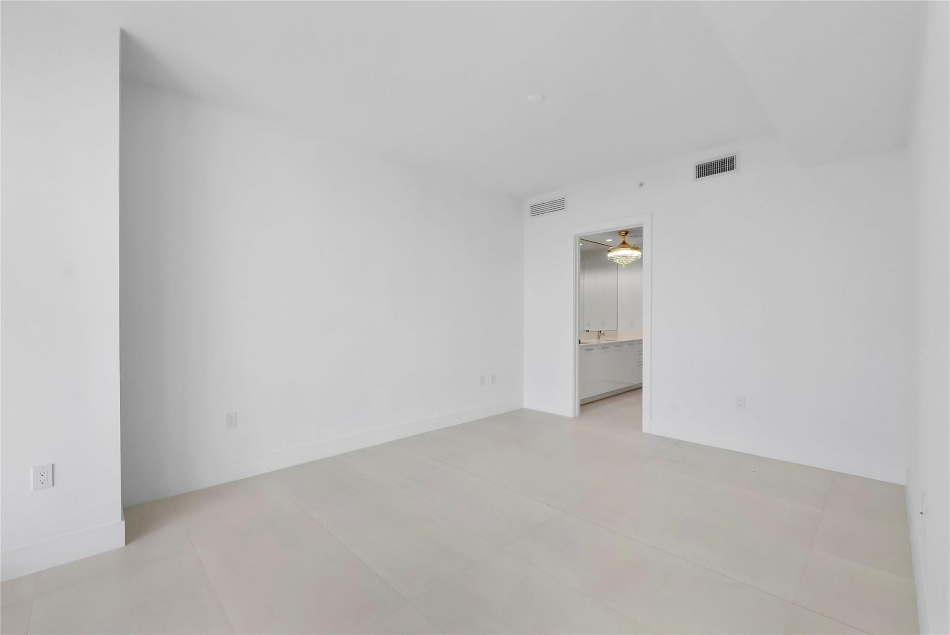 153 N Seabreeze, Unit 1803-S, Fort Lauderdale, FL 33304 Photo
