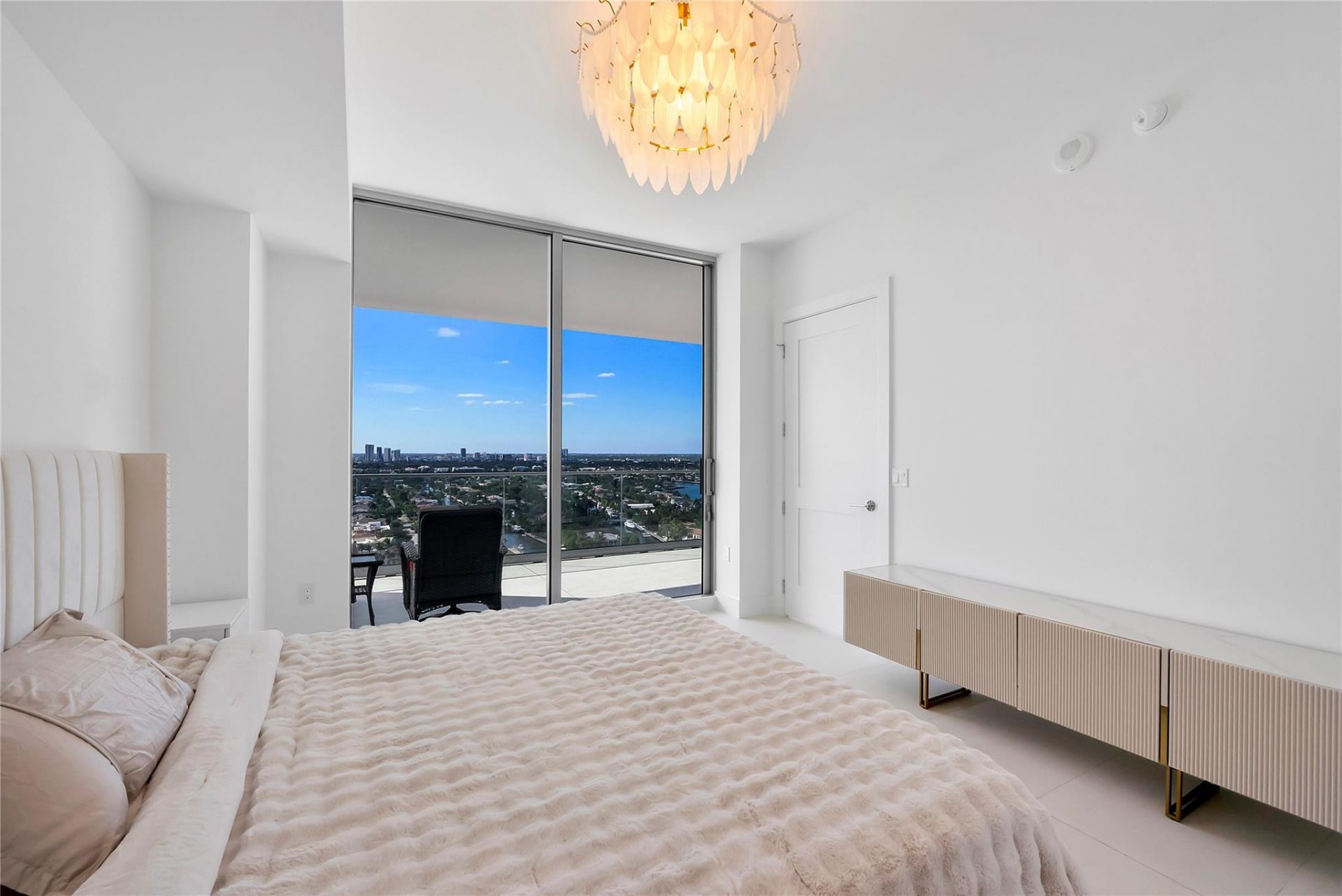 153 N Seabreeze, Unit 1803-S, Fort Lauderdale, FL 33304 Photo