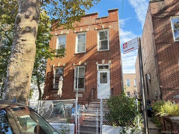 1901 21st Road, Astoria, NY 11105