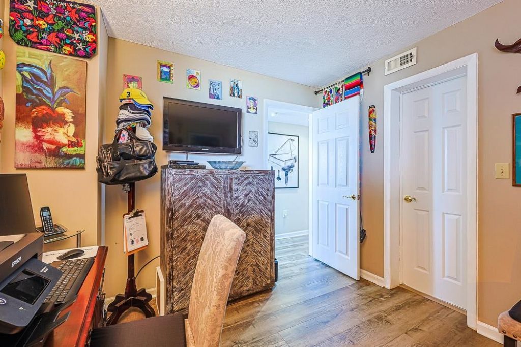 311 69th Ave. N Photo 26