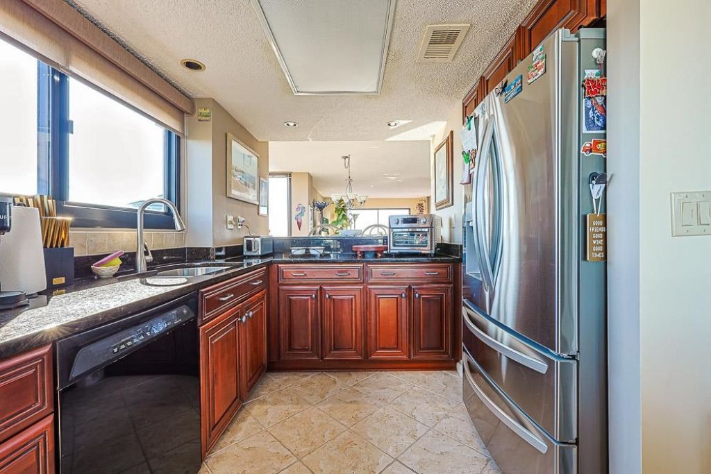 311 69th Ave. N Photo 5