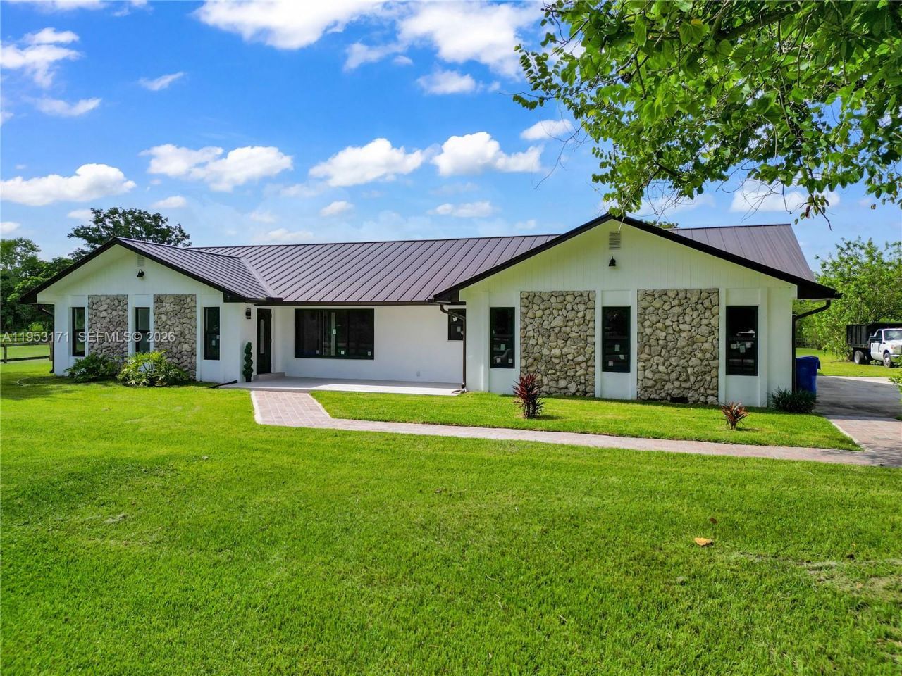 17680 SW 54th St, Southwest Ranches, FL 33331 Photo