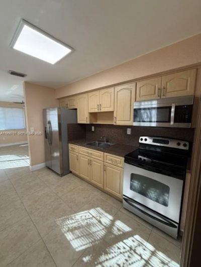 2955 NW 31st Ave, Unit 2955, Miami, FL 33142 Photo