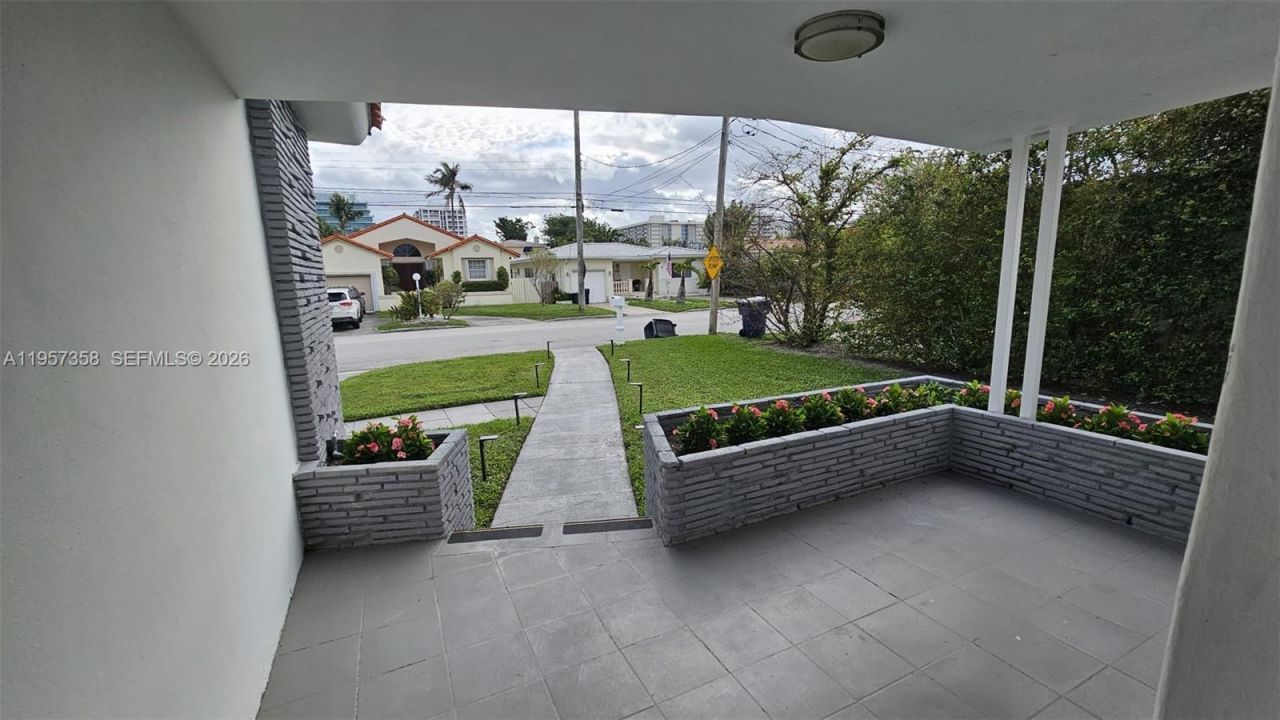 9348/9356 Byron Ave , Surfside, FL 33154 Photo