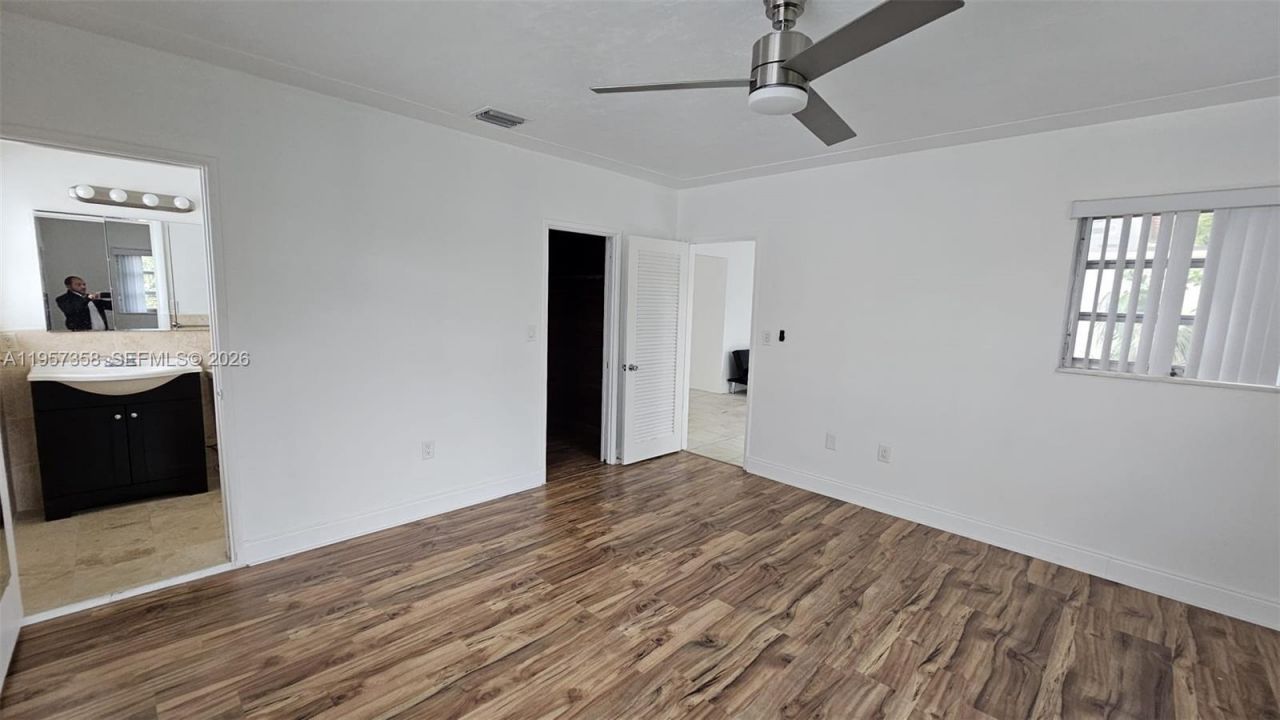 9348/9356 Byron Ave , Surfside, FL 33154 Photo